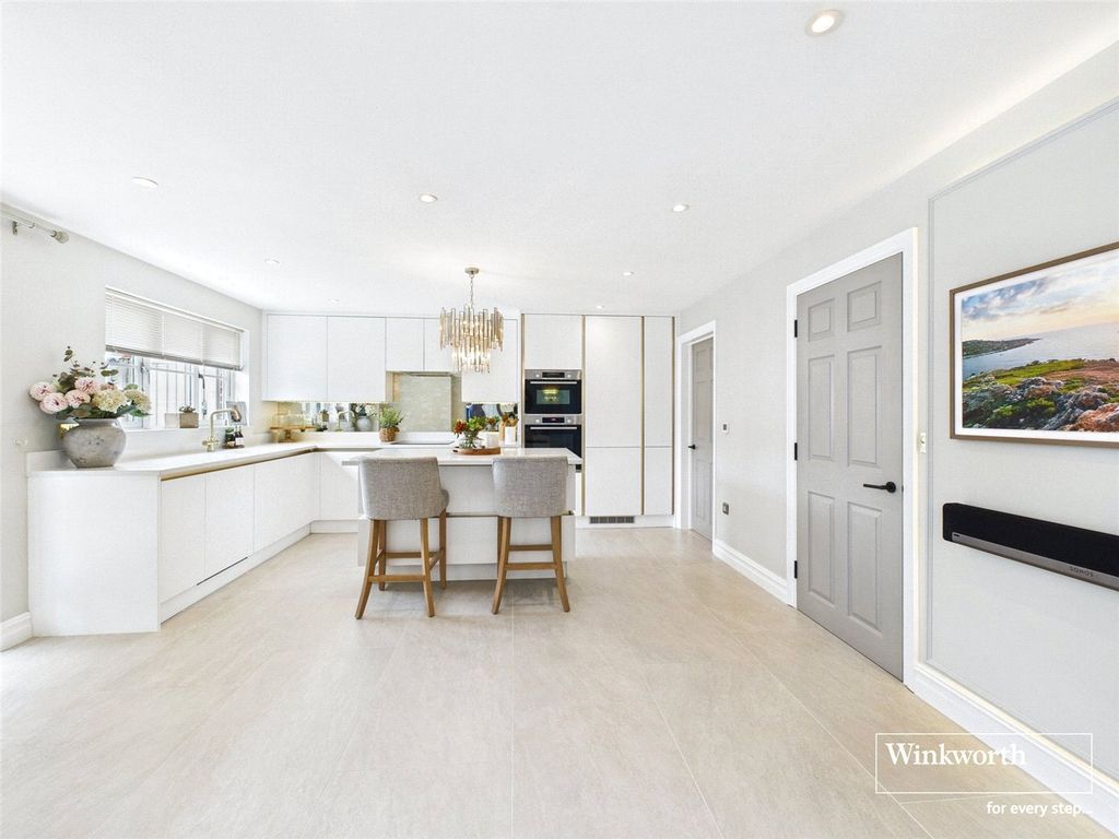 Property photo 2 of 12 Picture No. 20