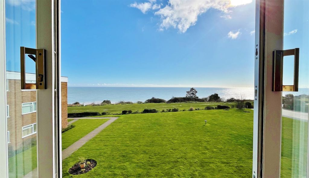 Property photo 2 of 20 Sun Room