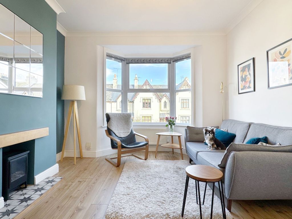 Property photo 3 of 28