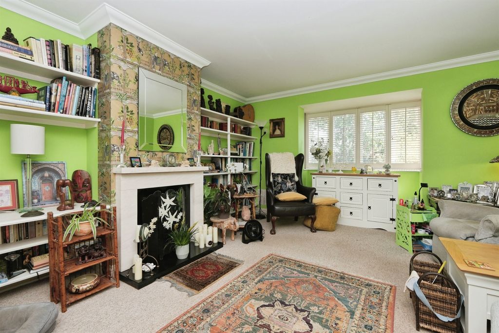 Property photo 2 of 19