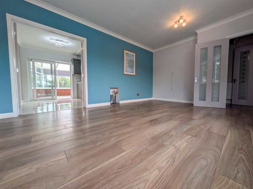 Property photo 3 of 17 3 Living Room.Jpg