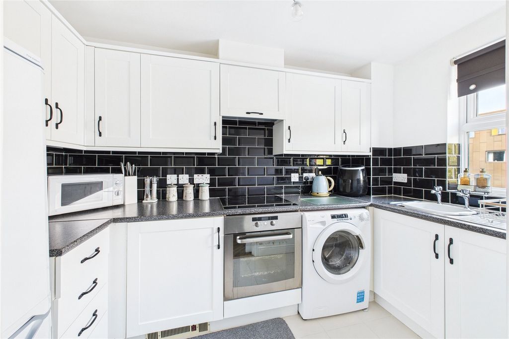 Property photo 2 of 7 Picture No. 04