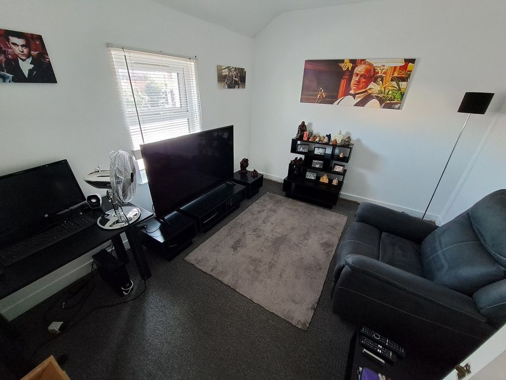 Property photo 3 of 7 Lounge / Diner