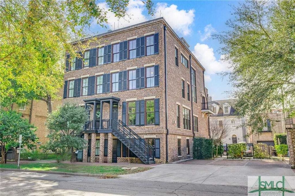 Property photo 1 of 31