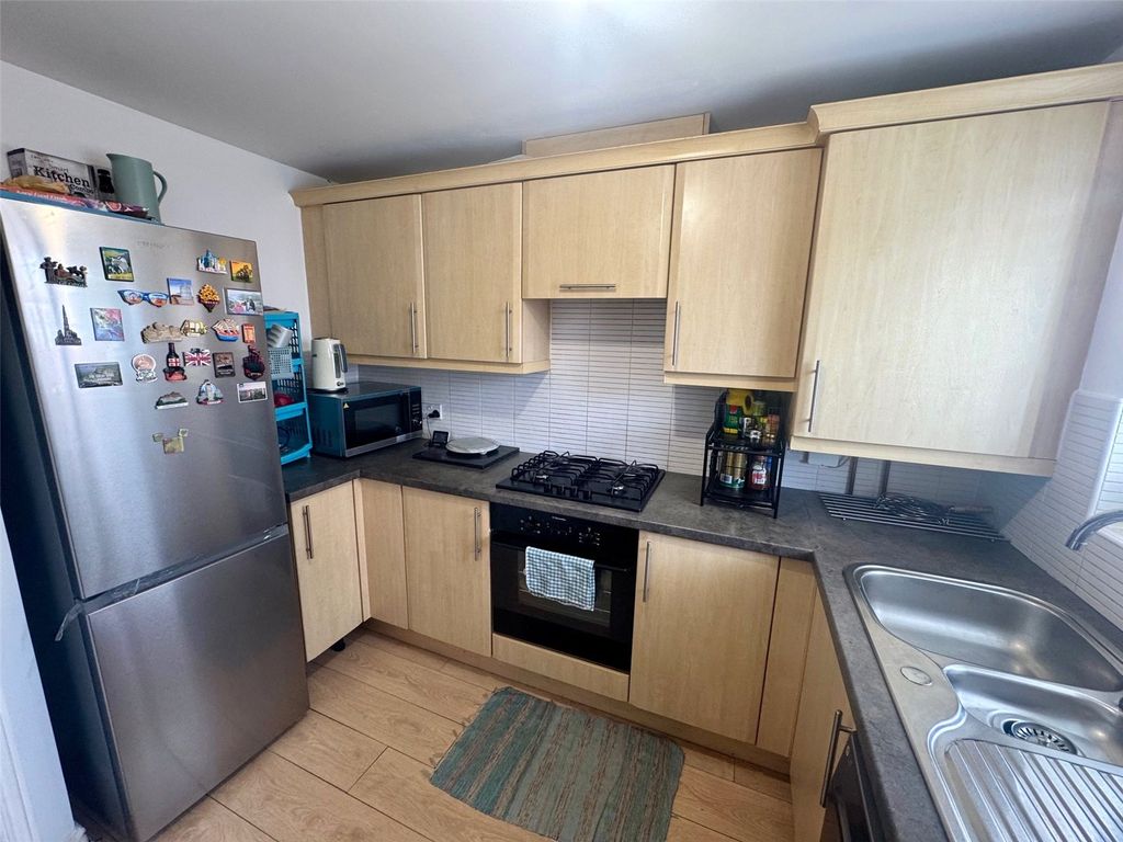Property photo 2 of 17 Picture No. 16