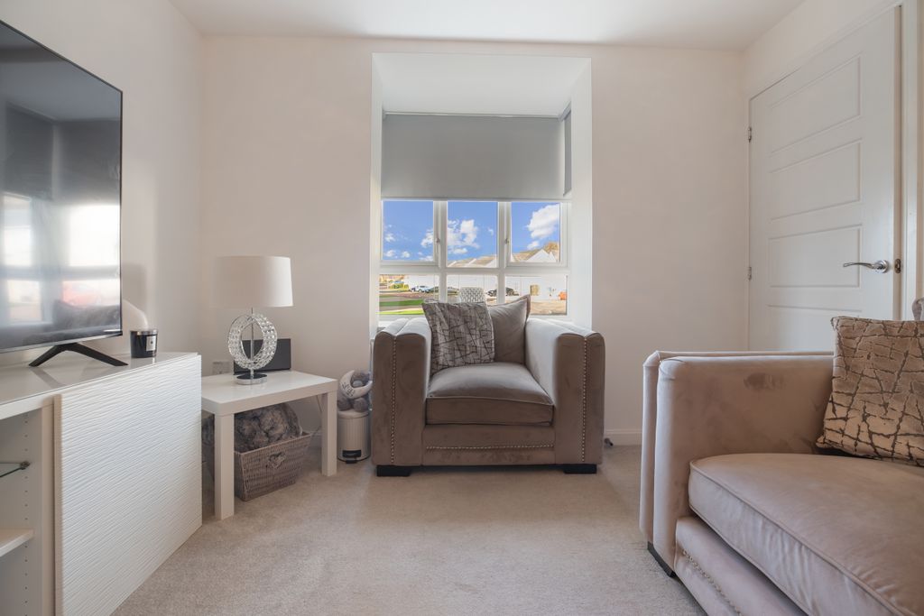 Property photo 3 of 29