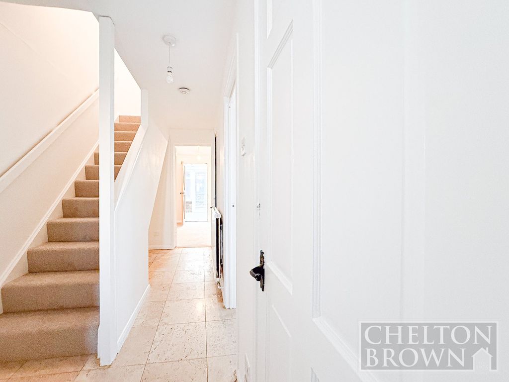 Property photo 2 of 17 Hallway