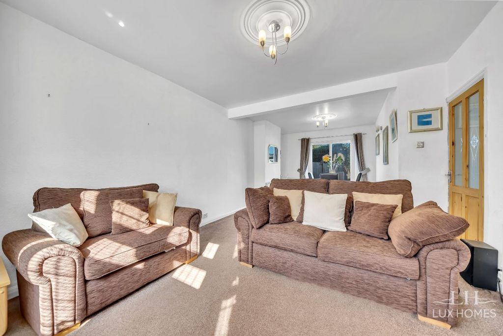 Property photo 3 of 19