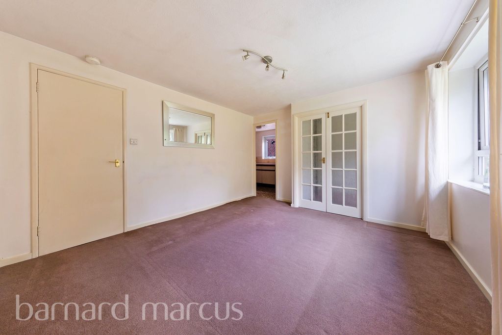Property photo 3 of 8 Living Room