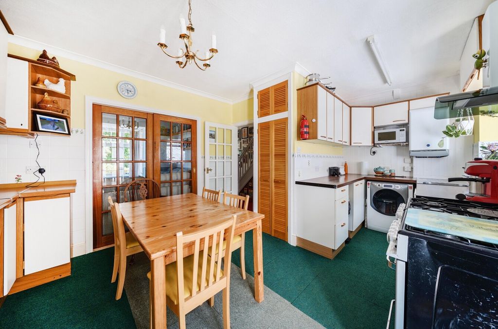 Property photo 3 of 22 3 - 1295857-16-68308d...