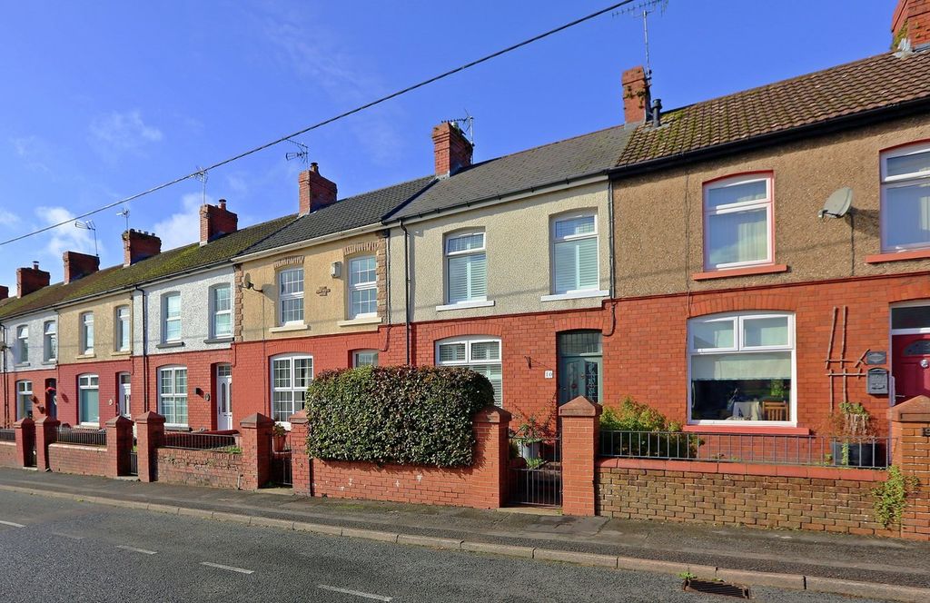 Property photo 1 of 32