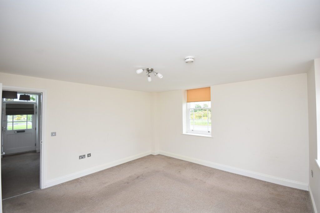 Property photo 3 of 33