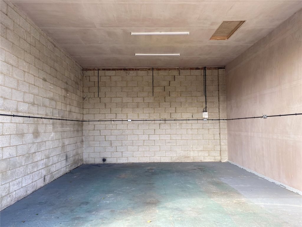 Property photo 3 of 6 Picture 3