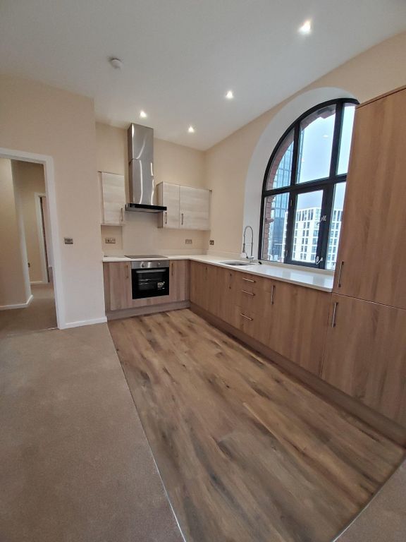 Property photo 2 of 9 (Main)