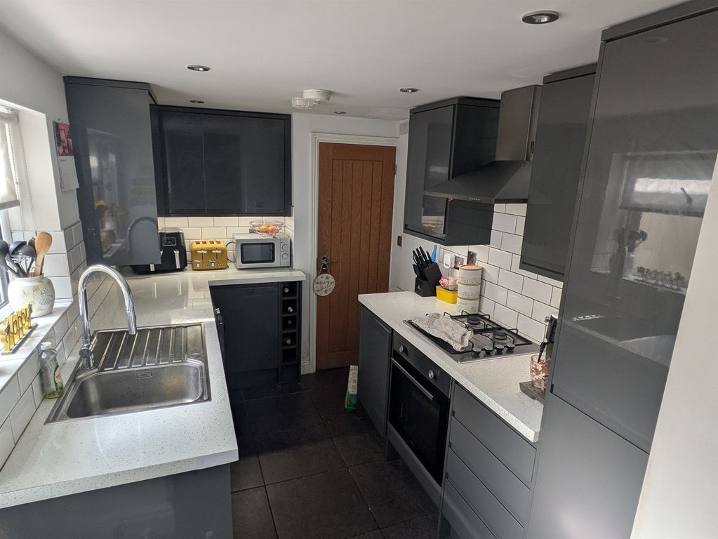 Property photo 3 of 17