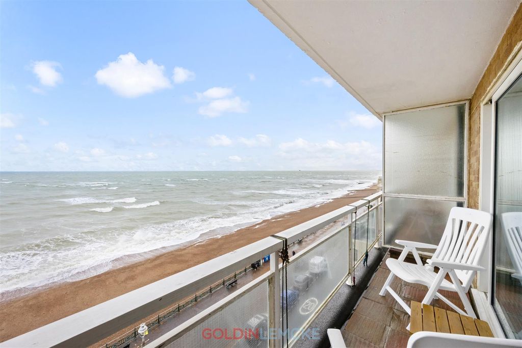 Property photo 3 of 14 Balcony