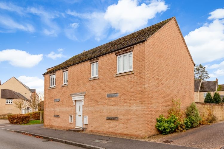 Property photo 1 of 8 240310
