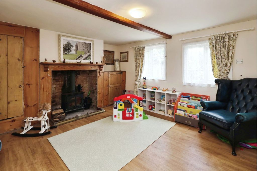 Property photo 3 of 25