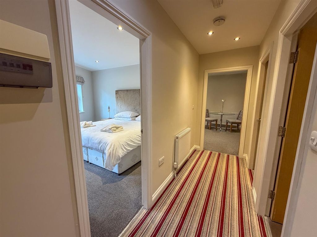 Property photo 3 of 11 Apt 1 Waterfront-9.Jpg