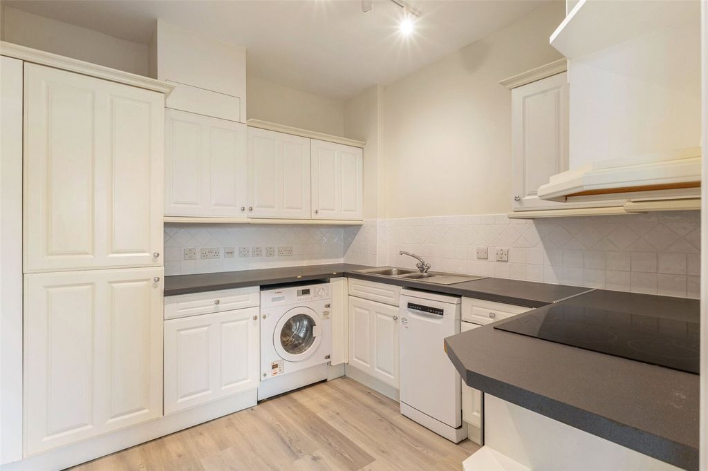 Property photo 2 of 7 Kitchen