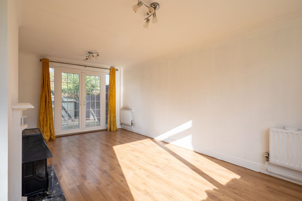 Property photo 3 of 22 5564333