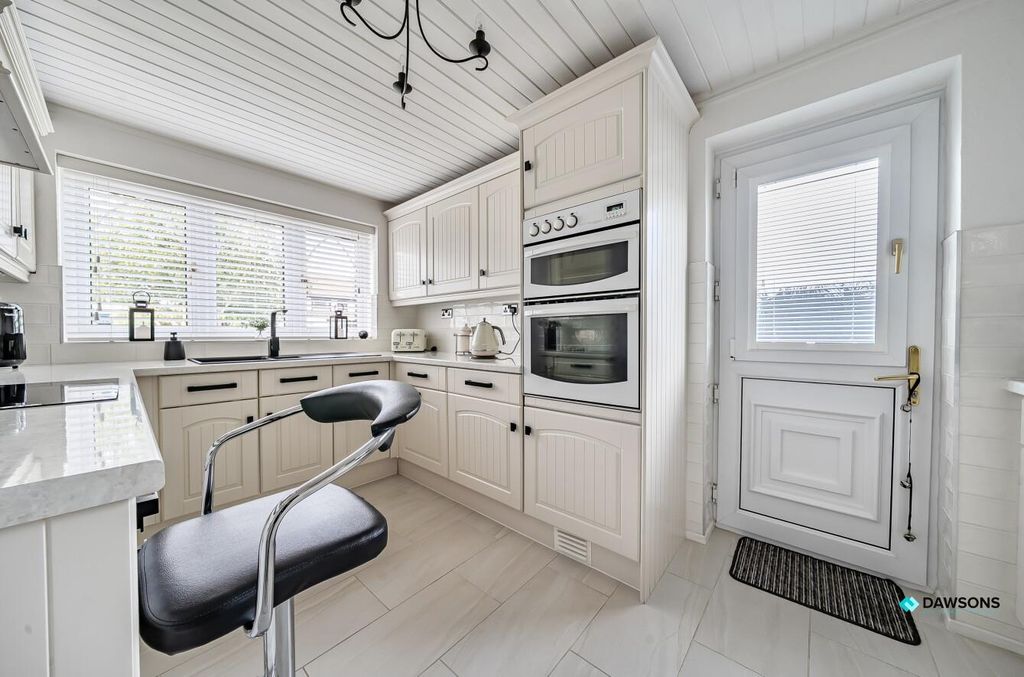 Property photo 3 of 24 35Fadb83-7F82-4776-84A9-Bdaac0B4Ca1F.Jpg