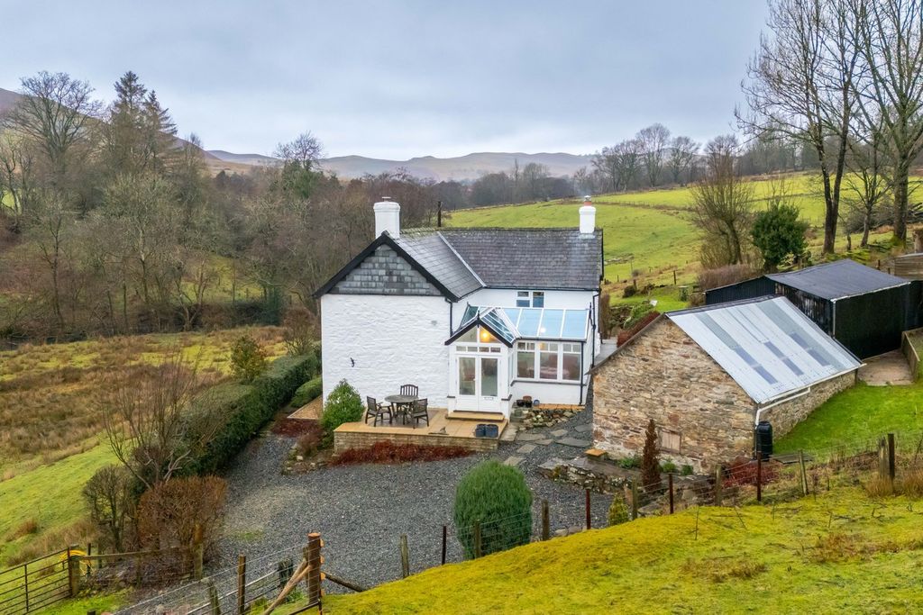 Property photo 1 of 59