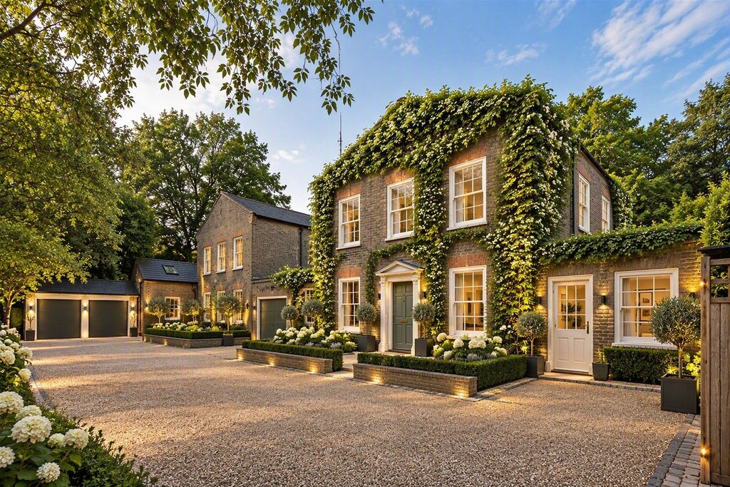Property photo 1 of 19 Front Exterior