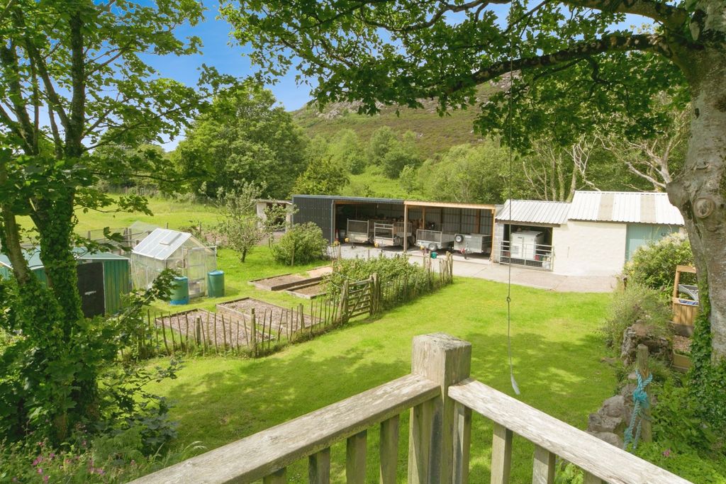 Property photo 2 of 17 Photo
