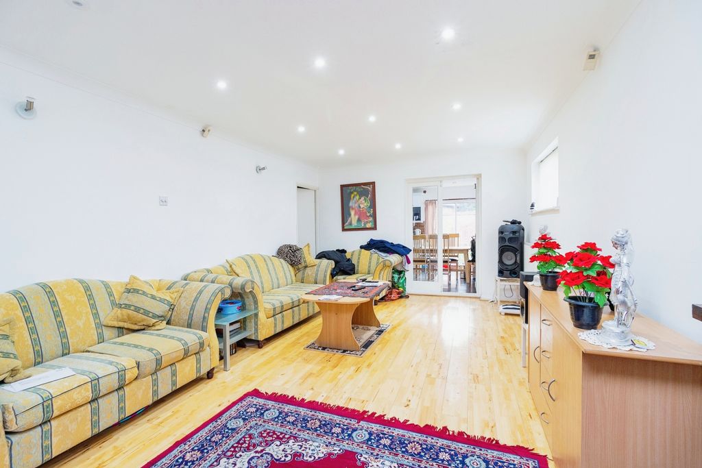 Property photo 1 of 15 Photography