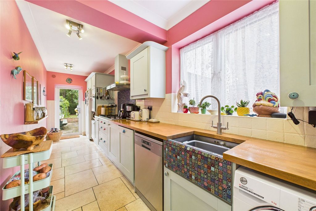 Property photo 3 of 22 Picture No. 33
