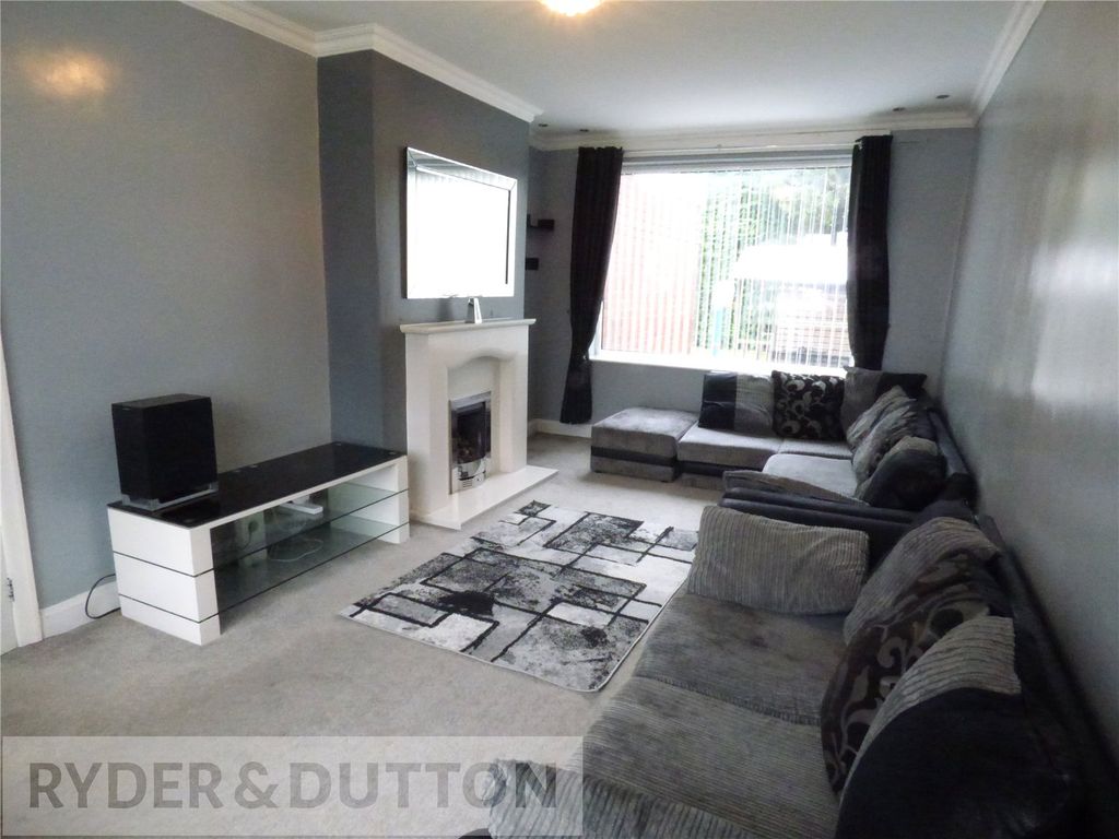 Property photo 2 of 14 Lounge