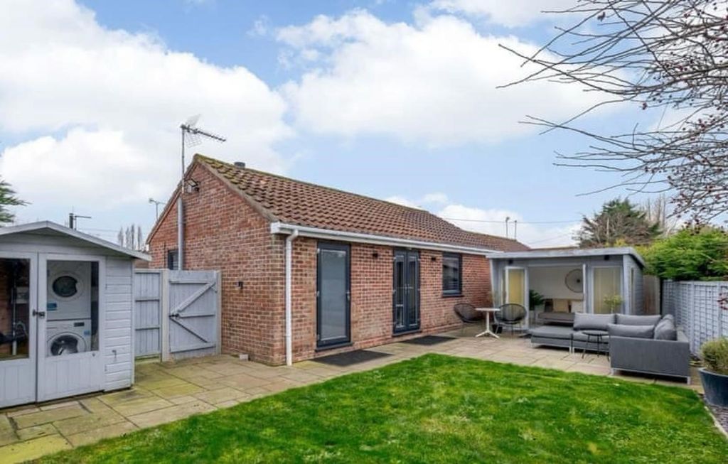 Property photo 2 of 18 4544151