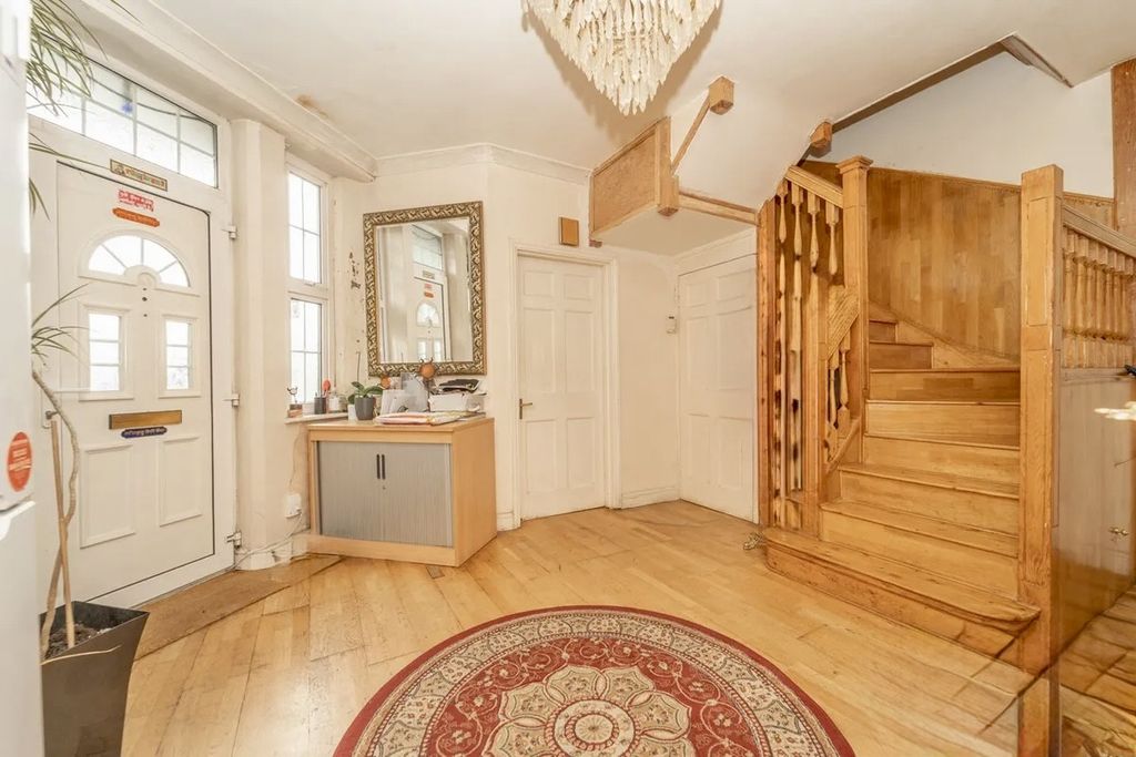 Additional image 10 of 7 bed detached house for saleGreat West Road, Hounslow, Greater London TW5