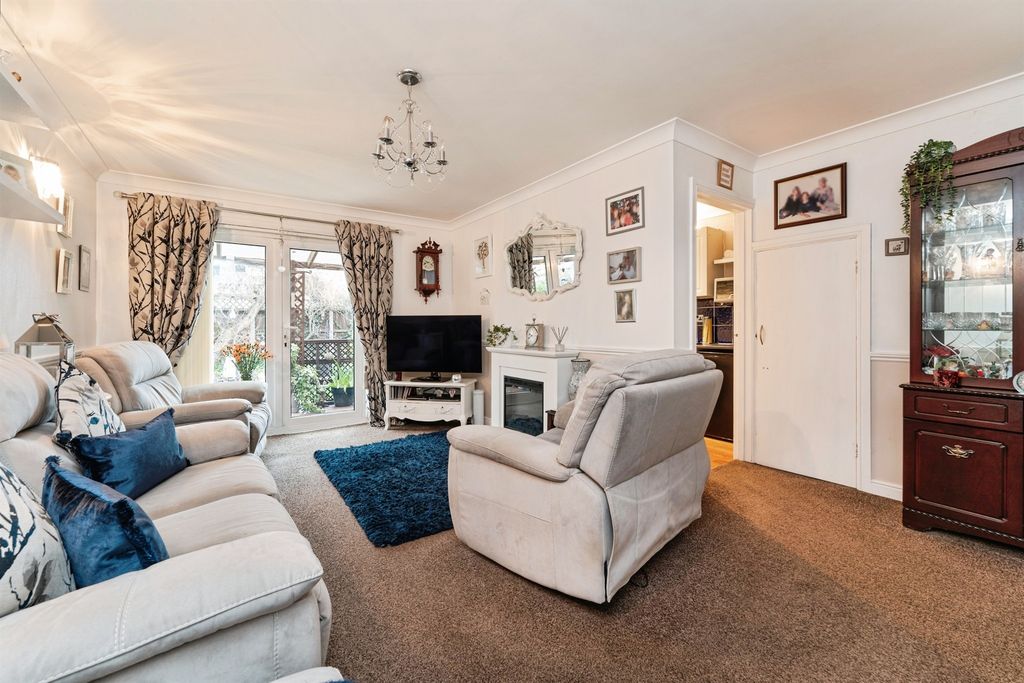 Property photo 3 of 17