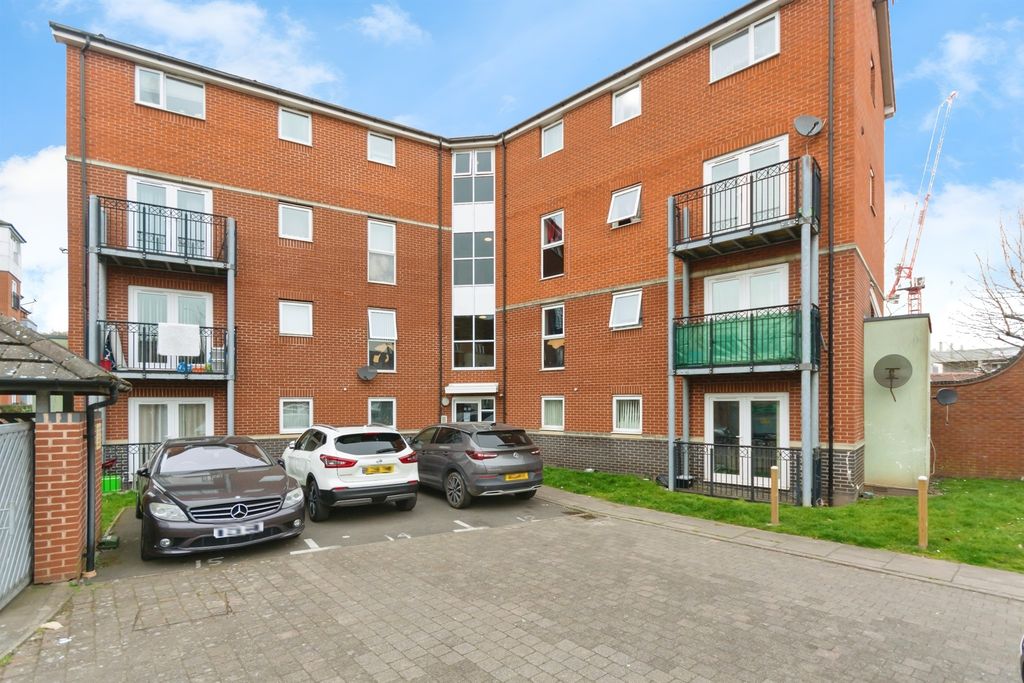 Property photo 1 of 20