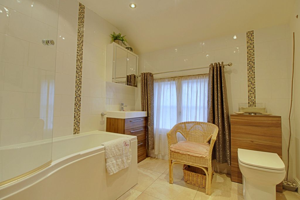 Additional image 11 of 4 bed flat for saleParade, Leamington Spa CV32