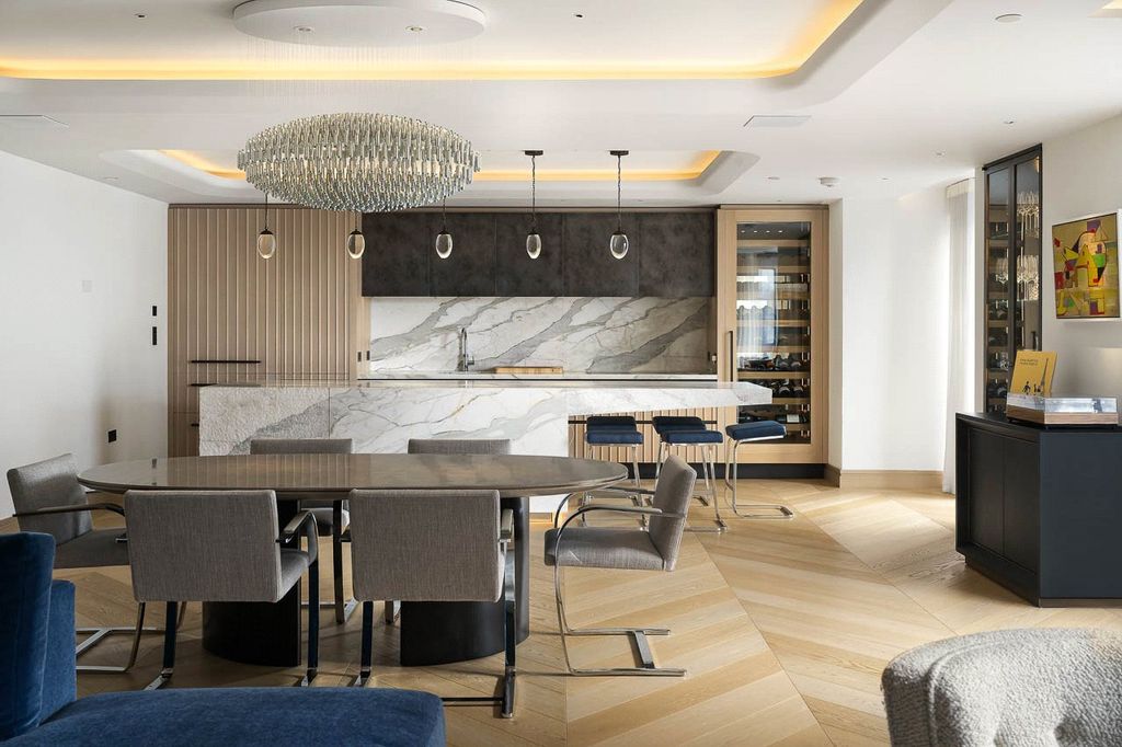 Property photo 3 of 12 Kitchen 2