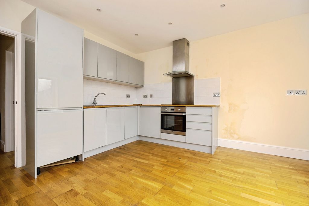 Property photo 2 of 20 Pbox-Img.Jpg