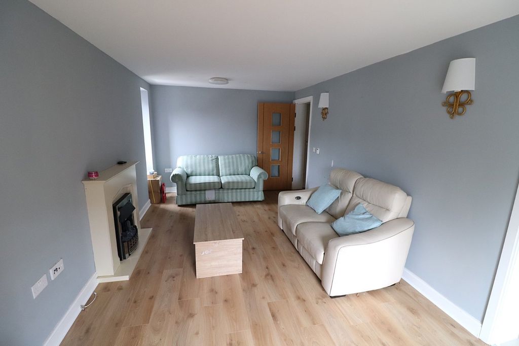 Property photo 3 of 15 Picture No. 26
