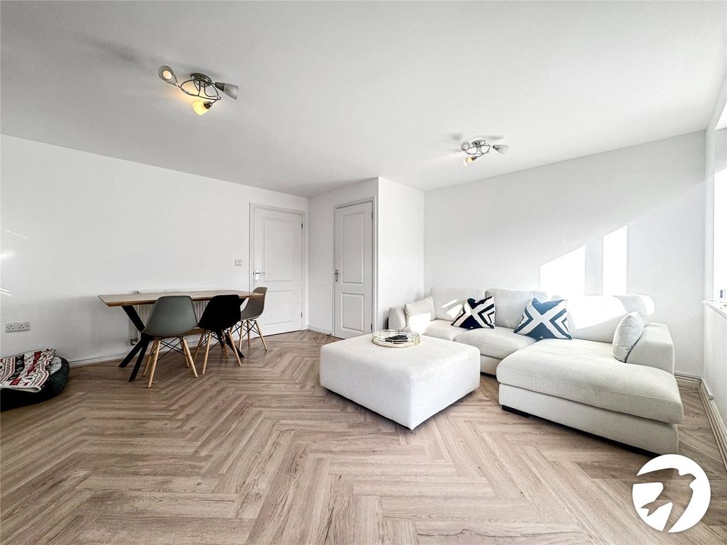 Property photo 3 of 19 Picture 3