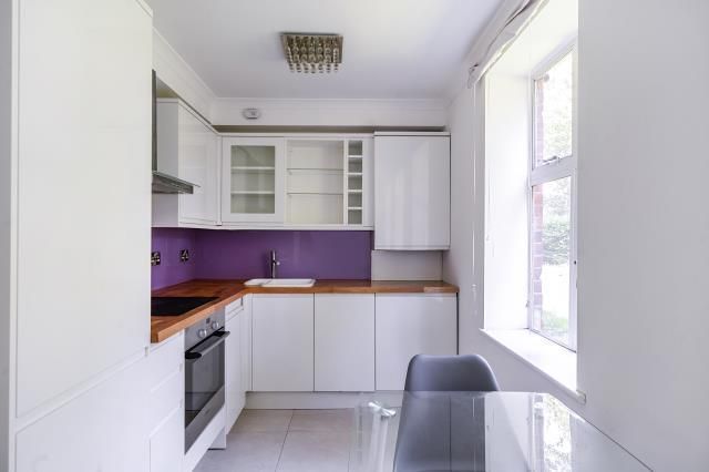 Property photo 2 of 7 Kitchen