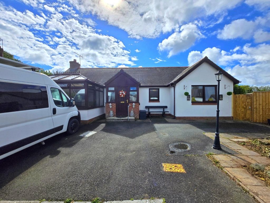 Property photo 2 of 40 Picture No. 01