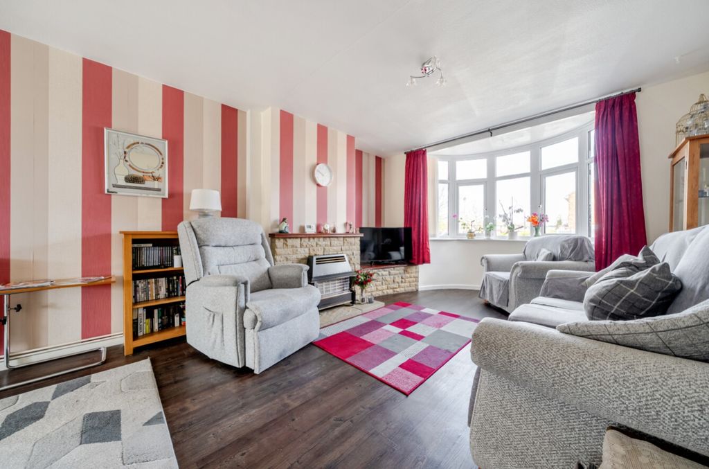 Property photo 3 of 24 1440876-20-69Dcff7166771