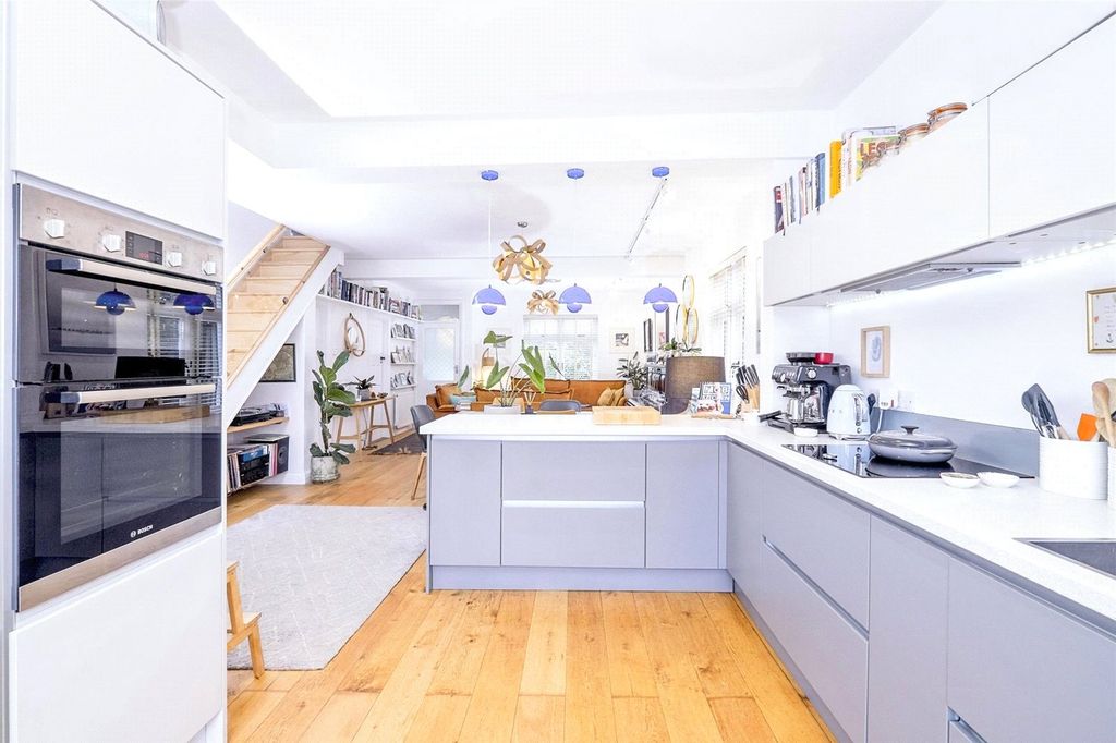 Property photo 2 of 15 Kitchen