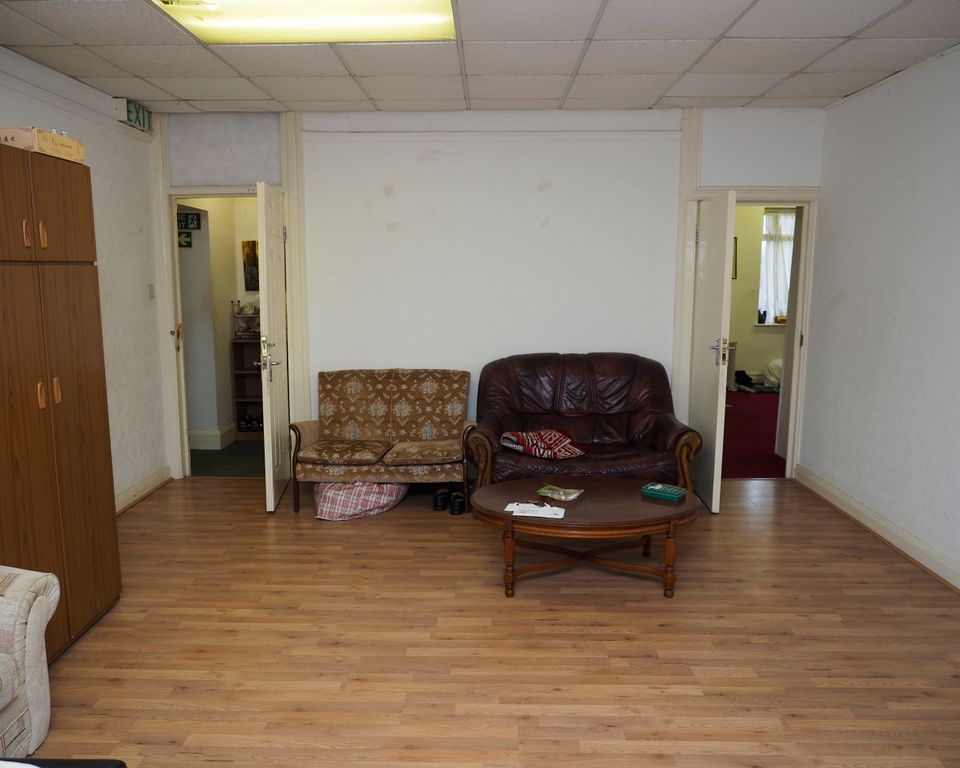 Property photo 2 of 23 Lounge