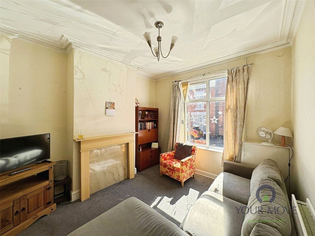 Property photo 2 of 11 Lounge Area