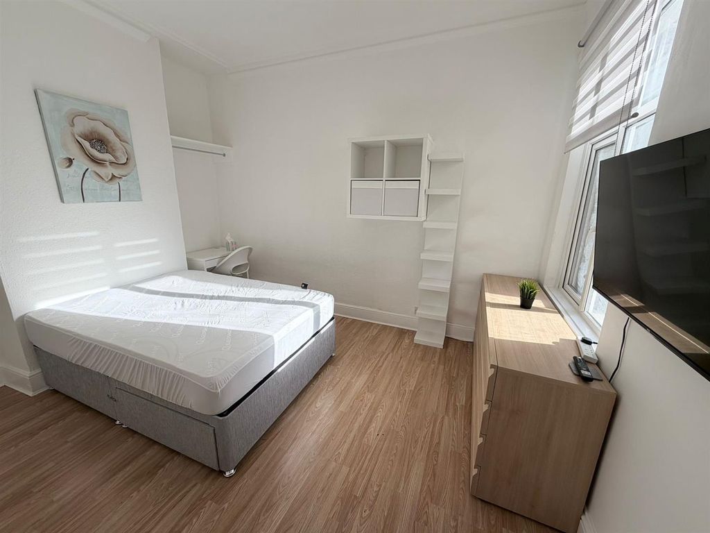 Property photo 2 of 5 Original-4Ae06Efb-8F28-4B45-9C20-70Eae3385Dd9.Jpeg