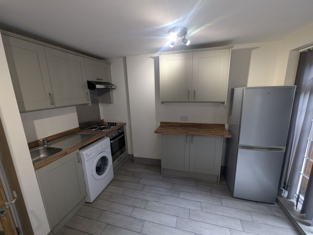 Property photo 3 of 6 Kitchen