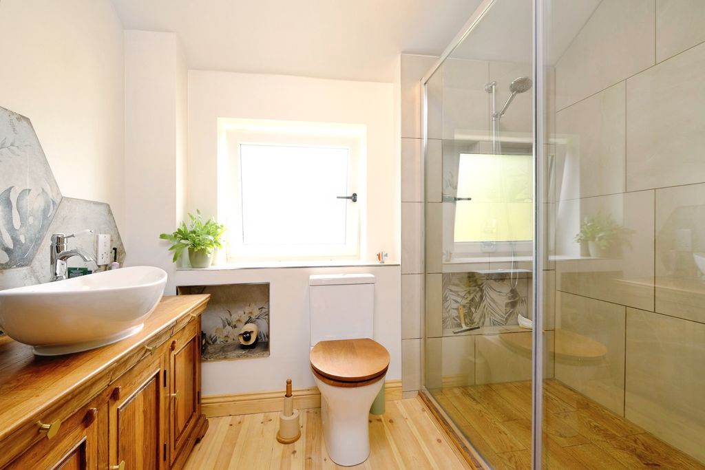 Additional image 10 of 4 bed property for saleBlaencuffin Road, Abertillery NP13
